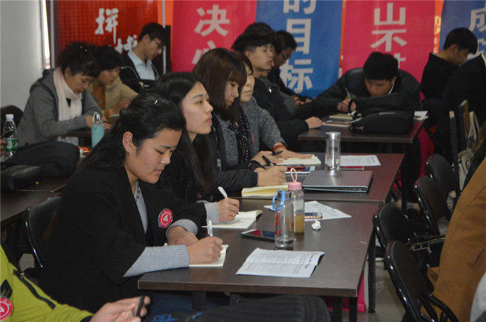固诺商学院第十五届培训班正式开课DSC_0014-1.jpg